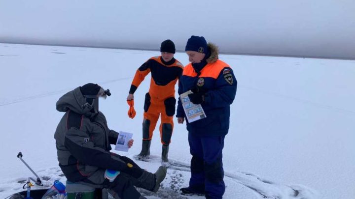 В Ленобласти продолжаются рейды на водоемах по поиску отважных рыбаков