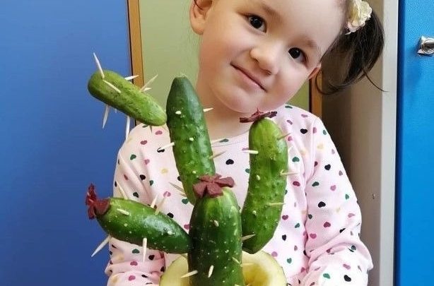 Сделали с дочуркой вот такую поделку в школу. Дочка очень