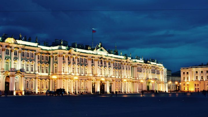 Льготные дни установили в Петербургском Эрмитаже для пенсионеров
