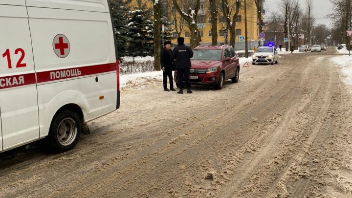 В Гатчине водитель наехал на девочку