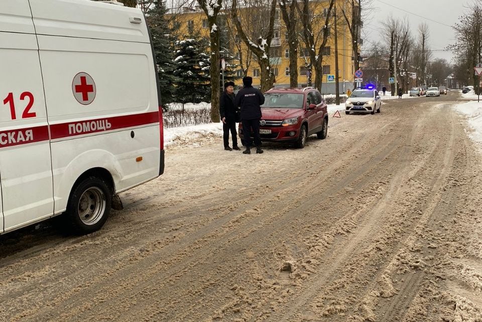 В Гатчине водитель наехал на девочку