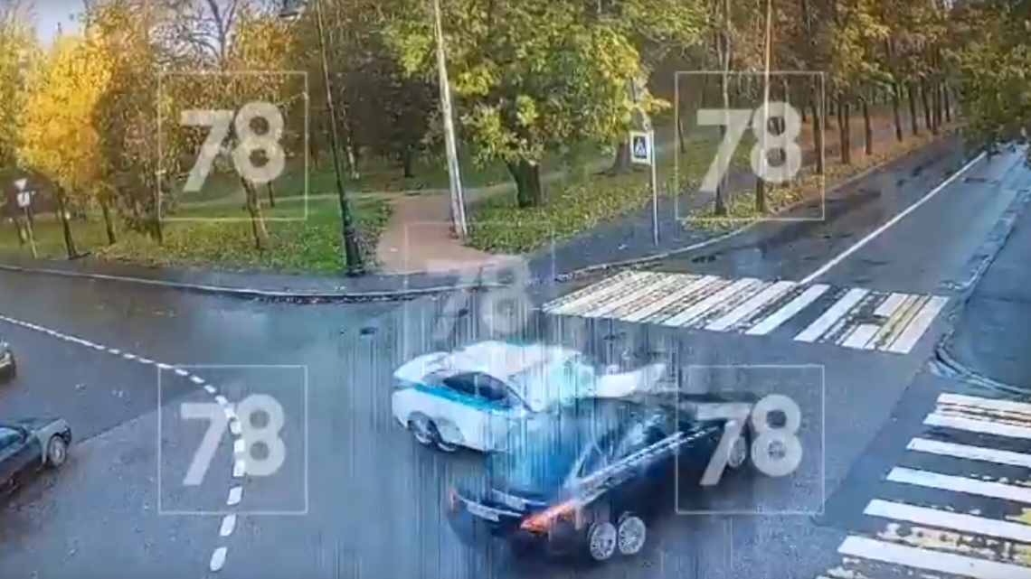 Экипаж полиции устроил ДТП в Пушкине. Видео