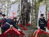 Вагоностроители в Тихвине торжественно открыли памятник Воина-освободителя